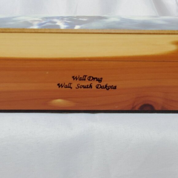 VTG Decorative Wolf Cedar Wood Jewelry Box 9.25"x4"x2.5" Wall Drug South Dakota - Picture 3 of 13